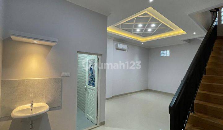 DIJUAL RUMAH KARANG ANYAR 74,25m2 HADAP SELATAN, 3.5 LANTAI, NYAMAN, KODE FR 2
