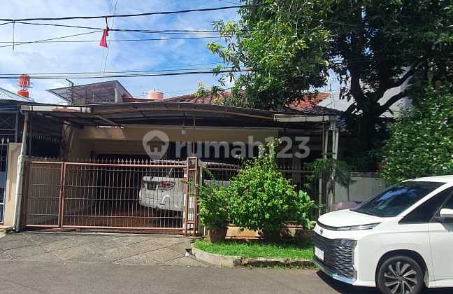 DIJUAL RUMAH KAYU PUTIH 362m2 LOKASI BAGUS,1 LANTAI,STRATEGIS,KODE YE 1