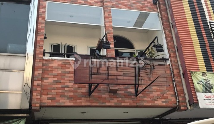 3-Story Shophouse on Jalan Boulevard Raya, Kelapa Gading Area 3-Story Shophouse on Jalan Boulevard Raya, Kelapa Gading Area