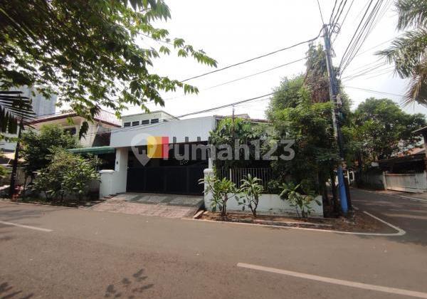 Rumah Hook Sangat Strategis di Cemppaka Putih Tengah Jakarta Pusat Rumah Hook Sangat Strategis di Cemppaka Putih Tengah Jakarta Pusat