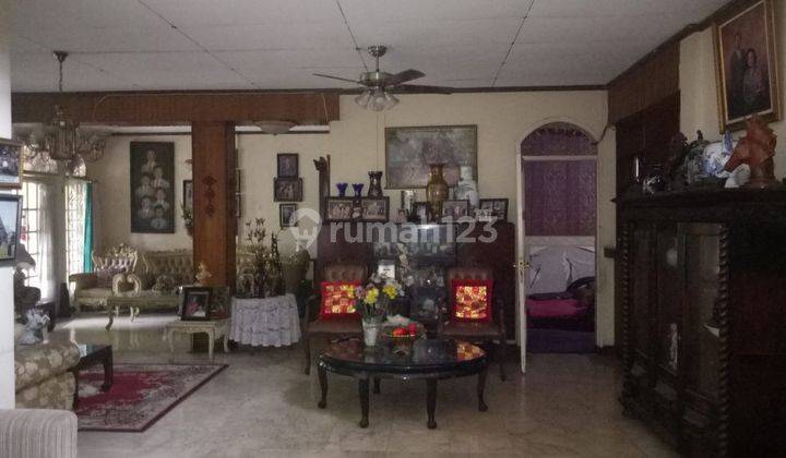 Rumah Luas Diarea Jl Delman Kebayoran Lama, Akses Toll JORR  2