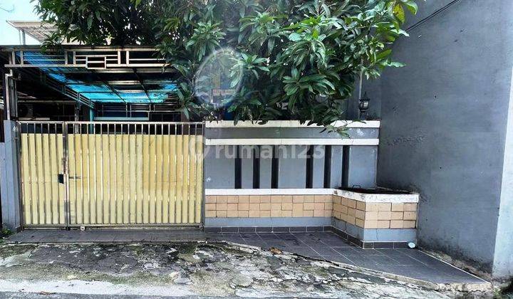 Rumah Luas Bagus Diarae Tanjung Barat Jak-Sel, Nempel Toll JORR 1