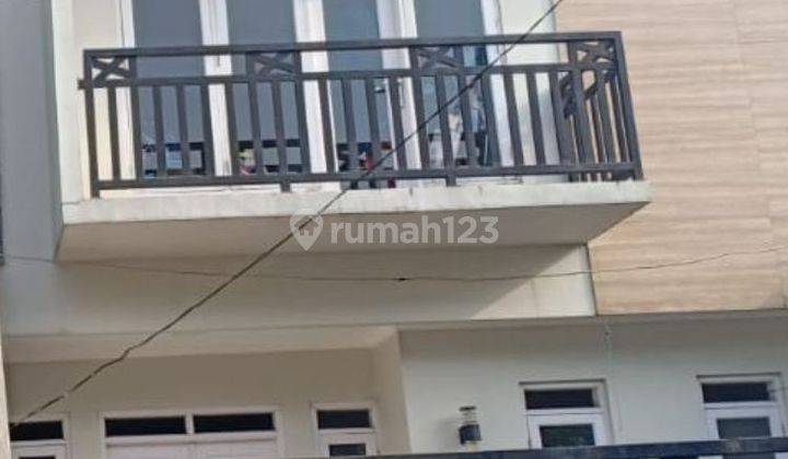 Rumah Bagus 2Lantai, Diarea Komplek Taman Asri Kreo, Akses Toll JORR 2