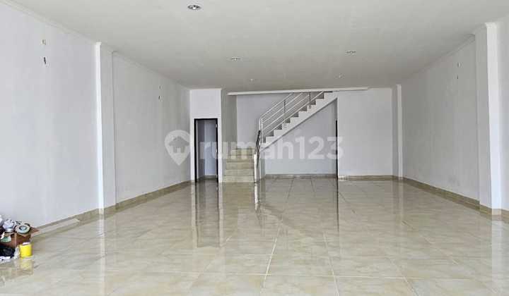 Ready-to-Use Shop House, 3.5 Floors, in Rempoa Area with Access to Veteran Toll Gate 2