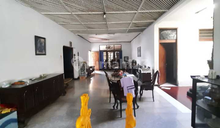 Spacious House on Jl Kesehatan, Only 10 Minutes from Veteran Toll Gate 2
