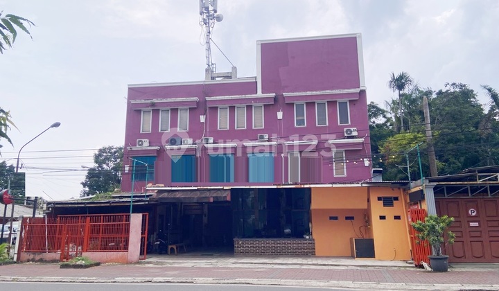 Nice Shop House, Suitable for Business, Strategic Location in Veteran