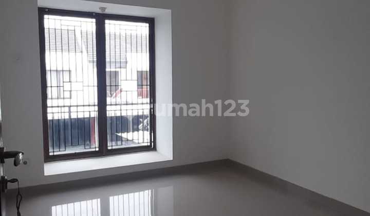 Rumah Bagus Diarea Cluster Emerald Bintaro Dekat Gatte Tol Parigi 2