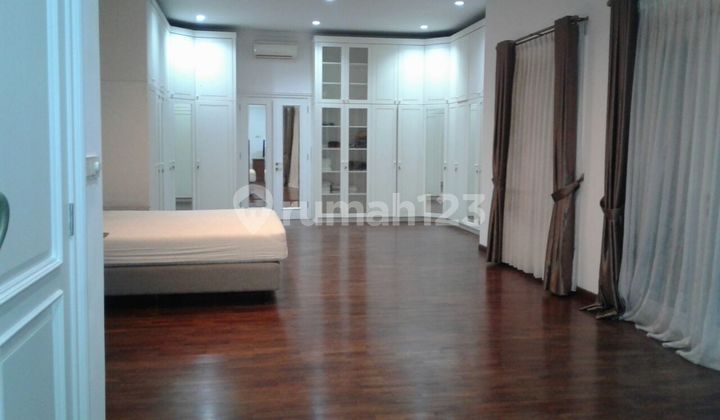 Luxury House in Jl Kesehatan Area, Access to Veteran Toll Gate-Airport 2