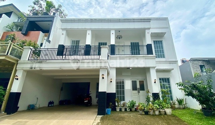 Hunian Modern Klasik 3Lantai Dikawasan Kebayoran Bintaro Jaya.