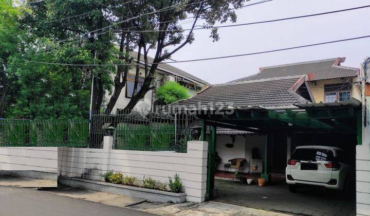 Rumah Luas Diarea Sukabumi Selatan Kebon Jeruk,  Akses Toll JORR 1