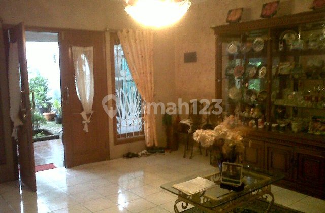 Rumah Ngantong Area Petukangan Sangat Strategis Cocok Buat Usaha 2