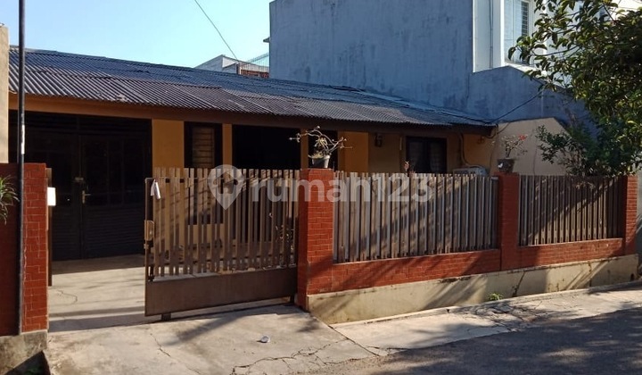 Standard House in Bintaro Area 3A, Boarding House Environment Near STAN Campus.