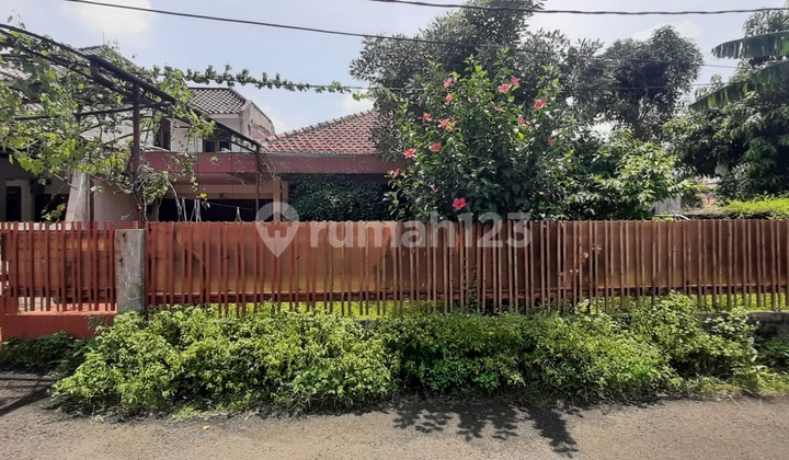 Rumah Luas Dilokasi Sangat Strategis Ulujami Raya, Near Gate tol