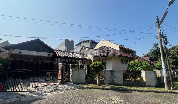 Rumah Luas Furnished Area Griya Loka Sektor 1 BSD, Near Gate Tol.