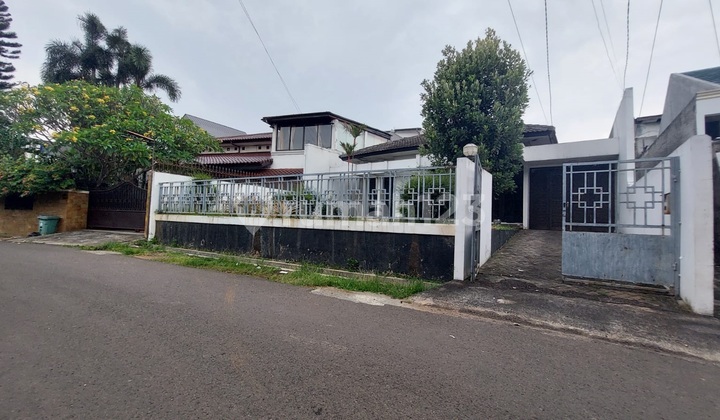 Rumah 1 Lantai, Halaman Luas, Lokasi Strategis di Bintaro- Jaksel