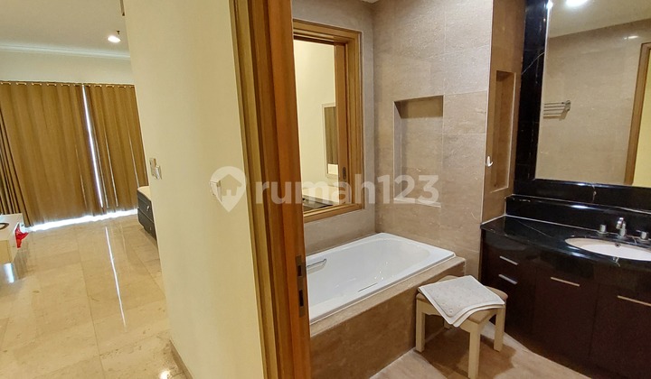 Murah Apartemen Senayan Residences 3BR 165m View Pool