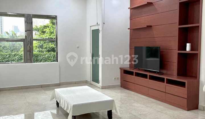 Disewa unit Apartemen Senayan Residence 3BR Jakarta 2