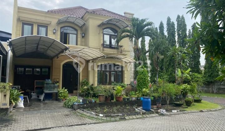 Rumah Mediterranean Style di wisata bukit mas