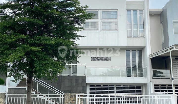 Jual Rumah Royal Residence Canal Park