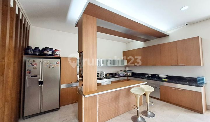 Rumah European Classic di kawasan elit raffles garden citraland