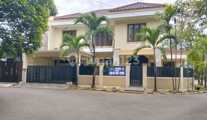 Rumah Huk Depan Taman di Bintaro Rosalia Residence 2