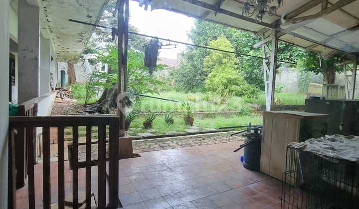 Strategic House on Main Road Near Ciledug Toll Gate Entrance 2