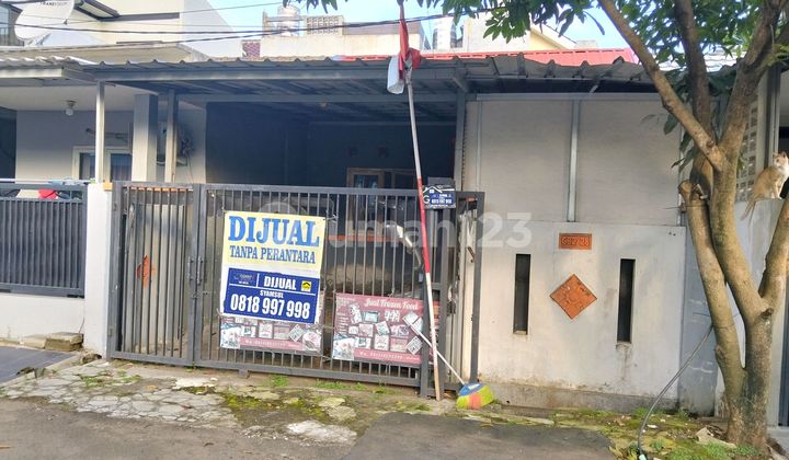 For Sale in Bintaro, Row House with Wide Street for 4 Cars, Close to Jl. Graha Raya Bintaro 2