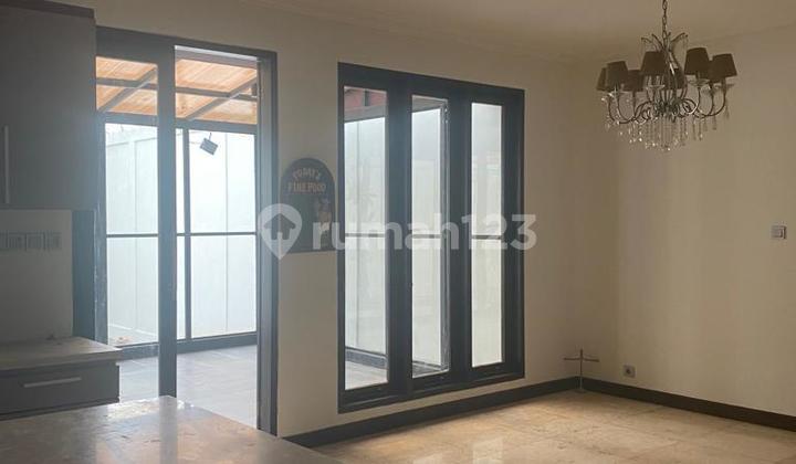 Rumah 2 Lantai Bagus Semi Furnished SHM Cireundeu  2