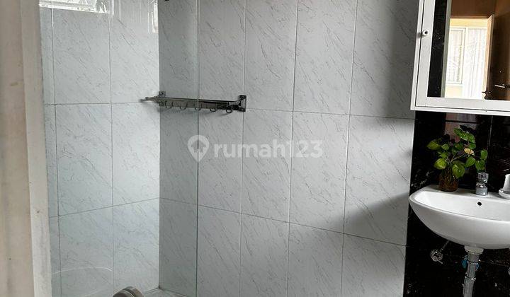 Rumah 2 Lantai Semi Furnished di Sektor 7-Bintaro, Tangerang Selatan 5