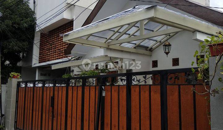 Rumah Terawat Shm, Dekat Taman, Di Tebet - Jakarta Selatan  2