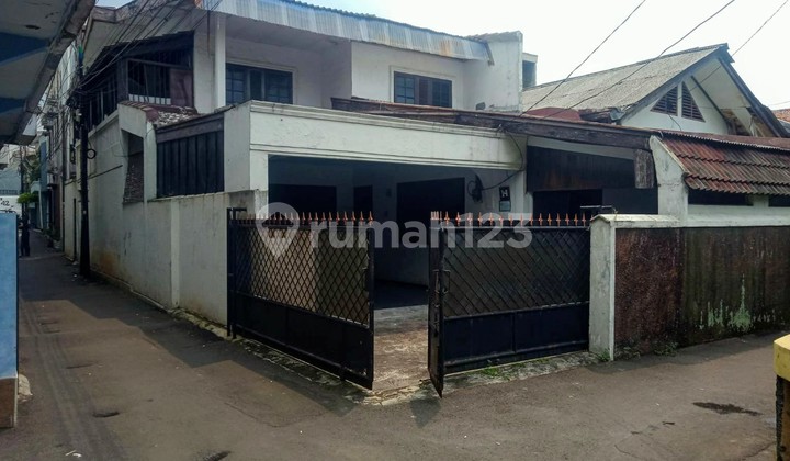 Rumah 2 Lantai, Hitung Tanah Saja, di Tebet Jakarta Selatan