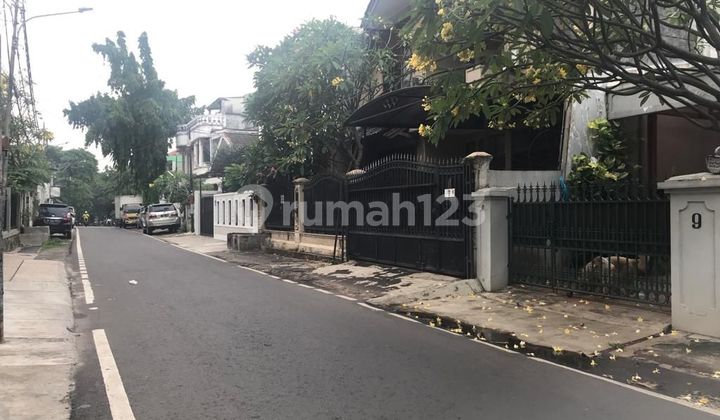 Rumah SHM, Dekat Kawasan Bisnis, di Tebet - Jakarta Selatan