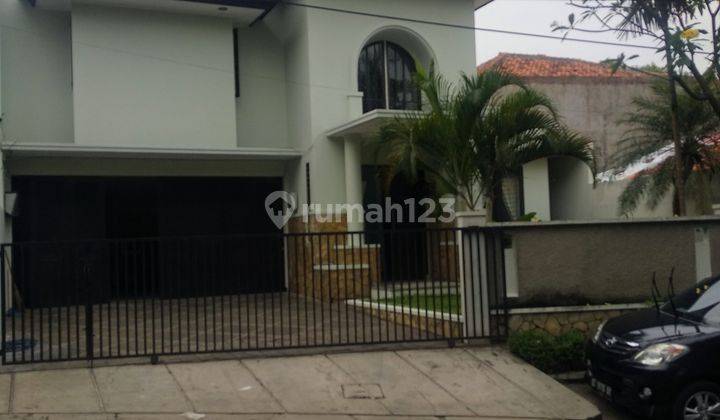 Rumah 2 Lantai SHM, Area Premiun, di Kemang Jakarta Selatan  1