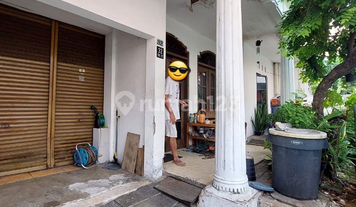 Rumah SHM, Dekat Kawasan Bisnis, di Tebet - Jakarta Selatan