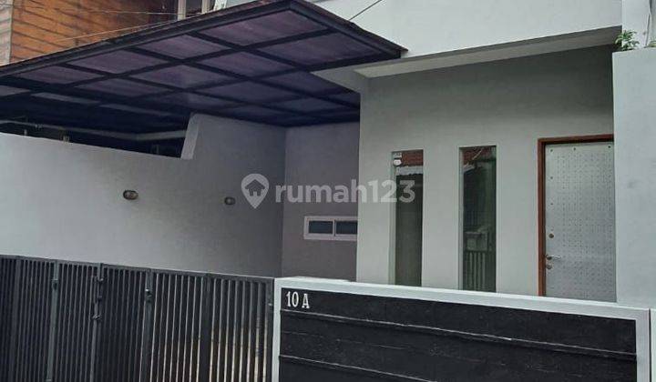 Rumah 2 Lantai Shm, Dekat Taman, Tol Di Tebet - Jakarta Selatan 1