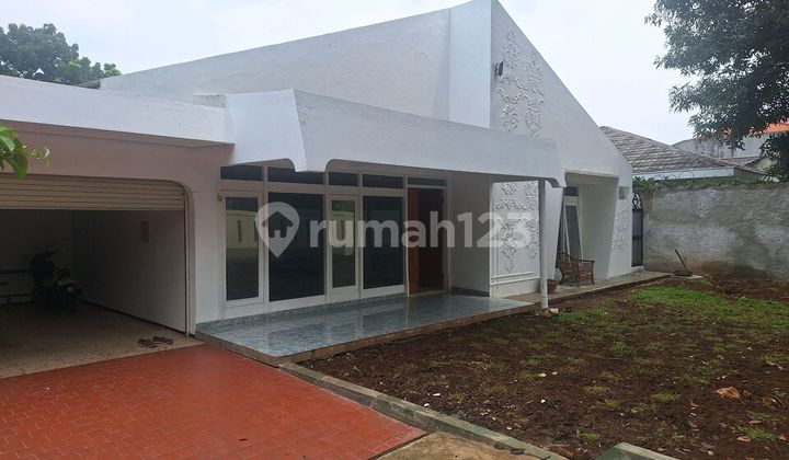 Rumah Lokasi Bagus, bisa Buat Kantor di Kemang Jakarta Selatan