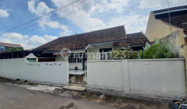 Rumahjalan Mangga Jajar Laweyan, Nyaman Padat Pusat Kota Dekat Kemana Mana