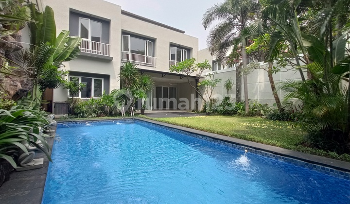 Gate compound/townhouse, 5 bedrooms, clean and bright, nice pool and garden..  1