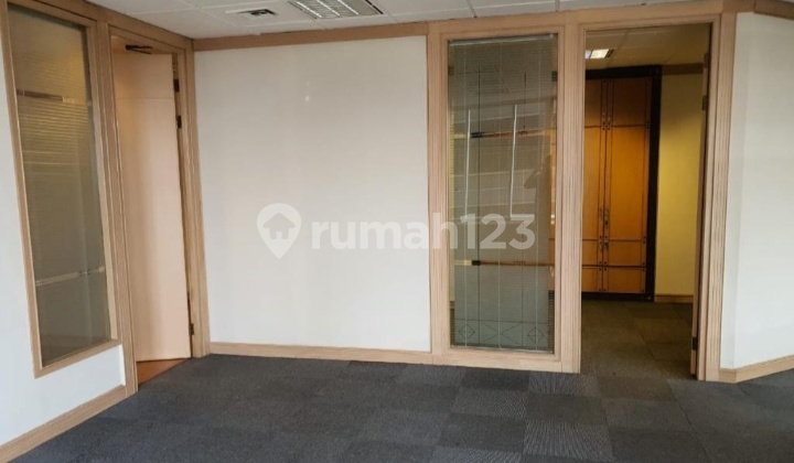 OFFICE SPACE IN SUDIRMAN TOWER, 218 M2, UNFURNISHED