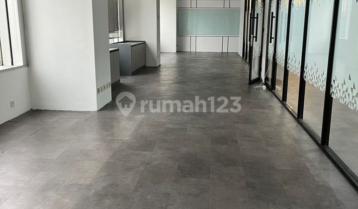 Office space in Sudirman, ready for immediate use, newly renovated.