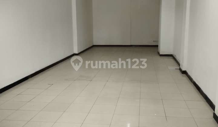 Ruko Pinggir Jalan Raya, Arteri Pondok Indah Raya, Dekat ke Mall Pondok Indah, 300Juta/Tahun Ruko Pinggir Jalan Raya, Arteri Pondok Indah Raya, Dekat ke Mall Pondok Indah, 300Juta/Tahun