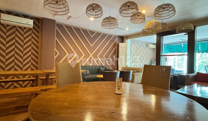 Lokasi Di Blok M Kebayoran Baru (jl Mahakam Raya), Ex Restoran, Bangunan 2 Lantai, Lokasi Sangat Strategis Dekat Sudirman Dan Senayan.. N