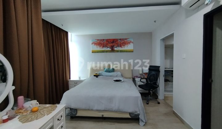 Mega Kuningan, Apt Bellagio Residence, unit Renovated, Open Kitchen With Island,  2