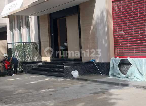 Small Building Di Hanglekir Raya, Dekat Senayan City, Ada Basement, Bisa Parkir Sd 15 Lot Parking.