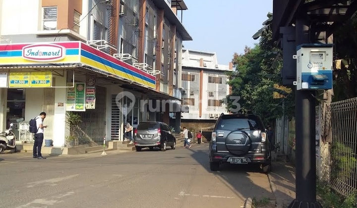 4-Story Row House in Jatimelati, Near Green Park Housing. 1