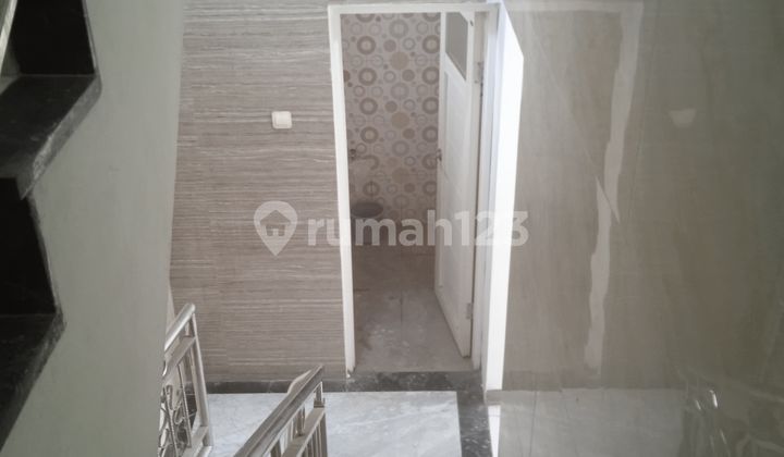 Graha Mulya Amanah Depok, Near D'mall Depok, Nice House, 2 Floors, 1.1 Billion Negotiable, Mortgage Available. Graha Mulya Amanah Depok, Near D'mall Depok, Nice House, 2 Floors, 1.1 Billion Negotiable, Mortgage Available.