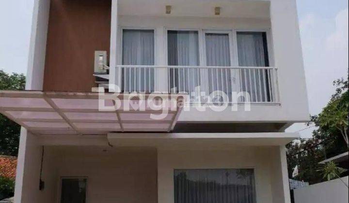 Rumah Townhouse Bintaro Ada Swimming Pool Lokasi Strategis Dekat Pintu Tol 1