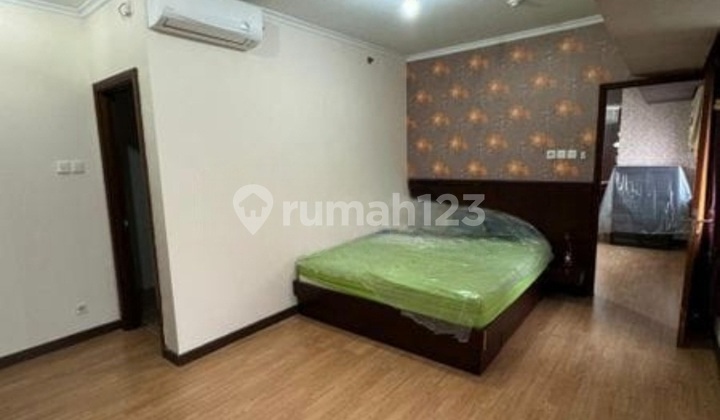 Disewakan Apartment MURAH Waterplace  Lokasi Dekat Pakuwon Mall 3 kamar jadi 1