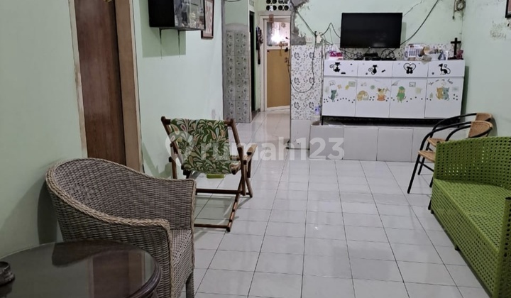 For Sale: 1-Story House, Suitable for Boarding House, Located in Tenggilis, Near Ubaya University, Ubaya Area. For Sale: 1-Story House, Suitable for Boarding House, Located in Tenggilis, Near Ubaya University, Ubaya Area.
