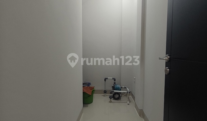 For Sale New 4-Story Shophouse with Urban Contemporary Style, Strategic Location on Jalan Merr Zero, Near Galaxy Mall and Unair, Suitable for Business and Residence 2